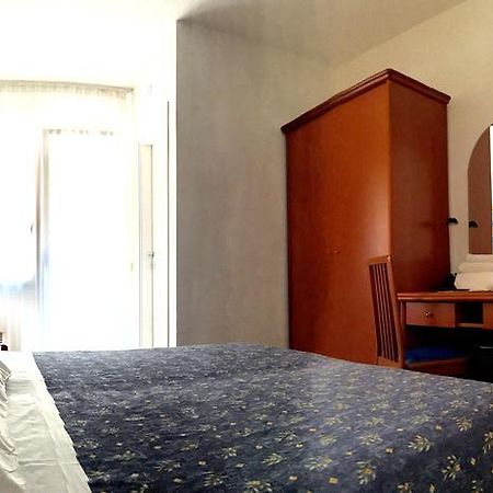 Hotel Villa Candia リニャーノ・サッビアドーロ エクステリア 写真